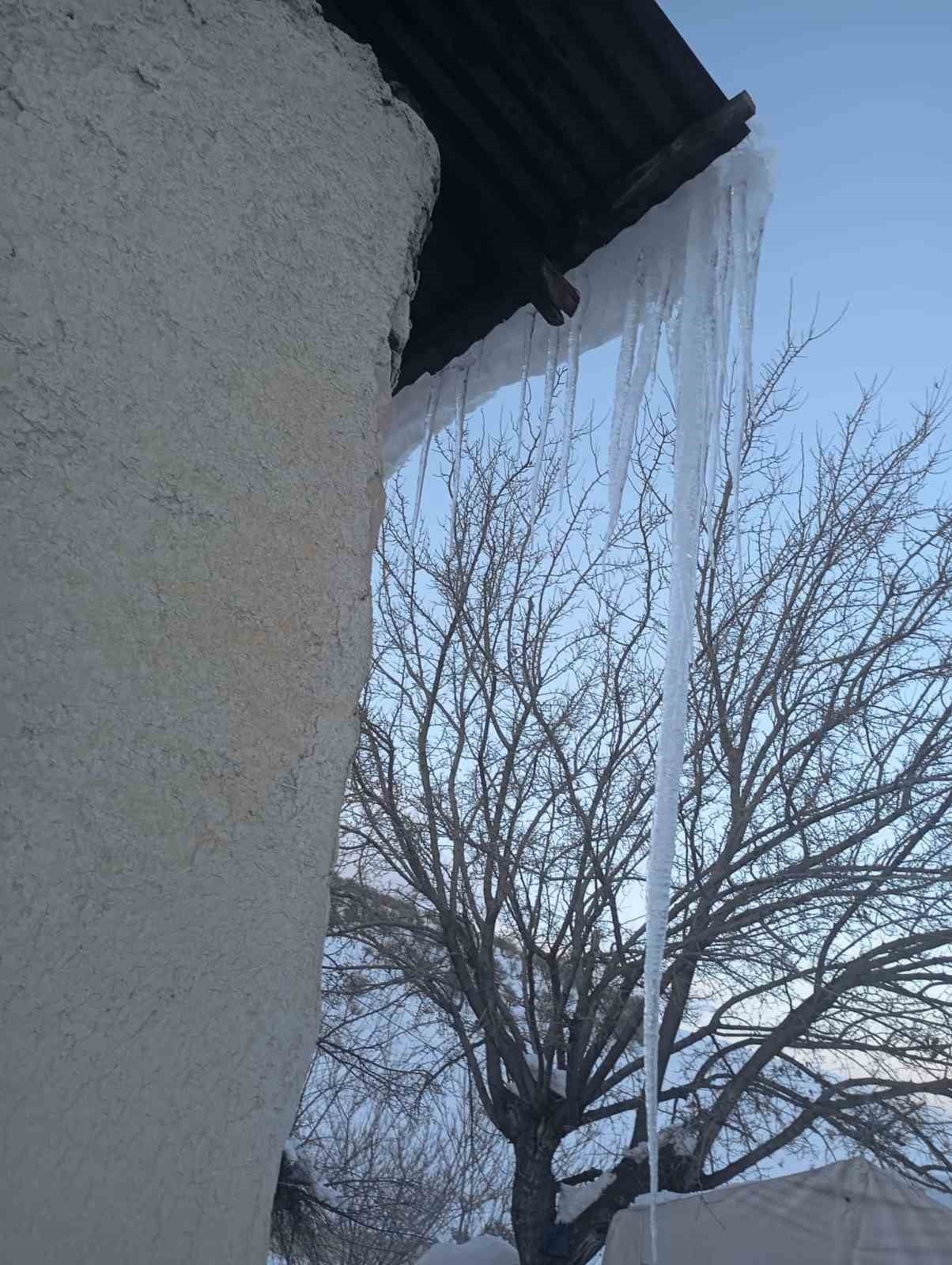 SON YILLARIN EN SERT KIŞLARINDAN BİRİNİN YAŞANDIĞI MALATYA'DA SOĞUK HAVA ETKİSİNİ SÜRDÜRÜYOR....