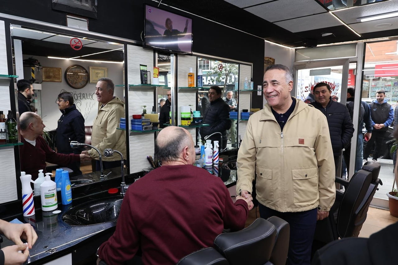 SULTANGAZİ BELEDİYE BAŞKANI ABDURRAHMAN DURSUN, GECE GÜNDÜZ DEMEDEN HER FIRSATTA İLÇE SAKİNLERİYLE...