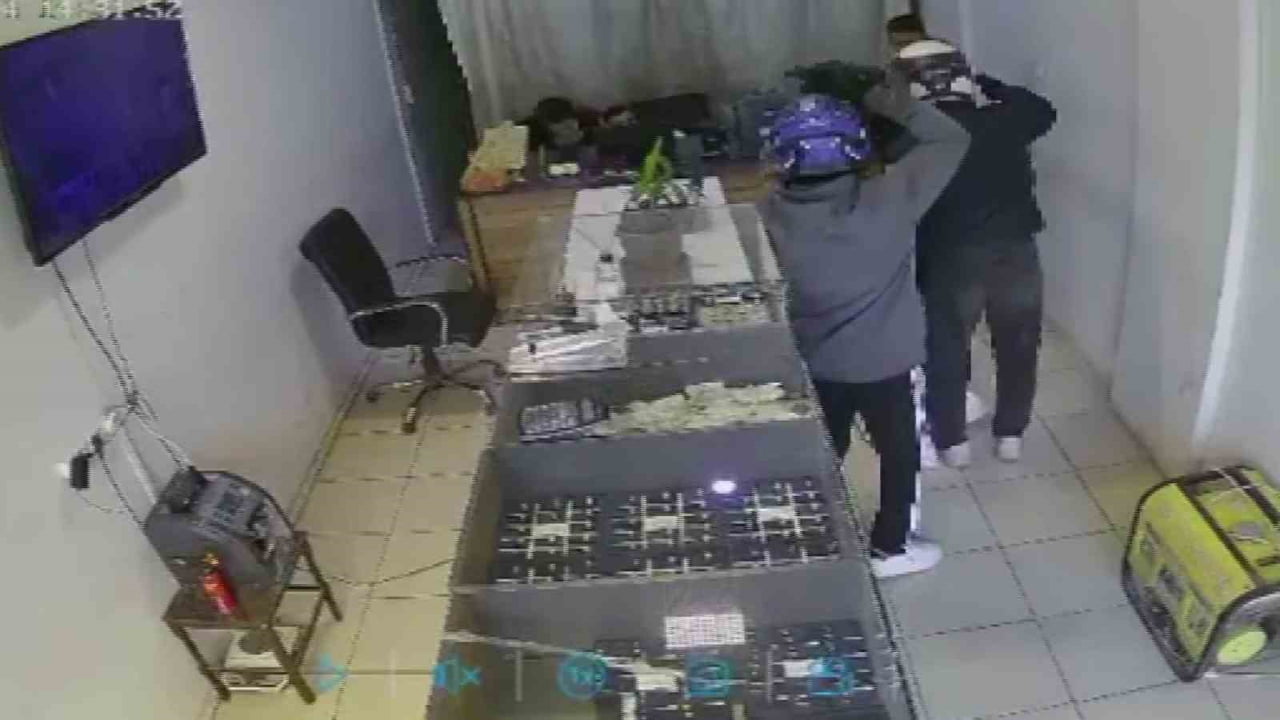 SURİYE’DEKİ İÇ SAVAŞTAN KAÇIP 10 YIL ÖNCE TÜRKİYE’YE SIĞINAN KUYUMCU ZAHER ALSHABB’IN 20 YILLIK...