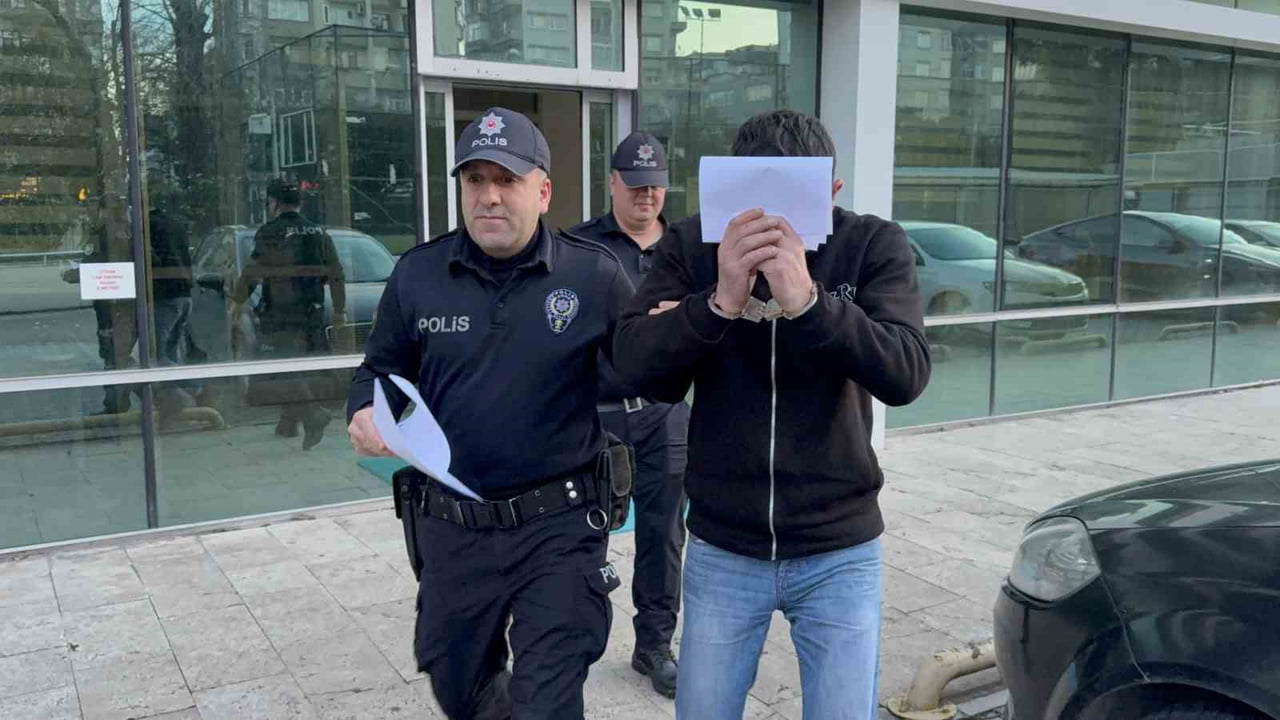 T.Ç. (43) ÇIKARILDIĞI MAHKEMECE TUTUKLANARAK CEZAEVİNE GÖNDERİLDİ.