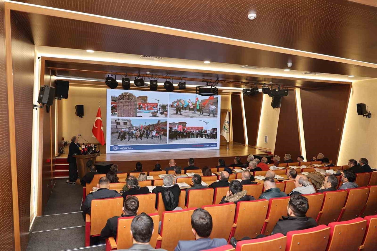 TALAS BELEDİYE BAŞKANI MUSTAFA YALÇIN, DÜZENLEDİĞİ BASIN TOPLANTISIYLA 2025 YILI BOYUNCA HAYATA...