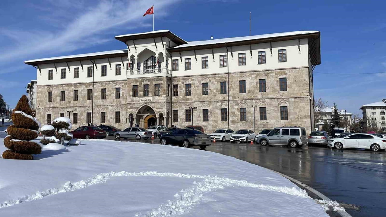 TARİHİ SİVAS VALİLİK BİNASI