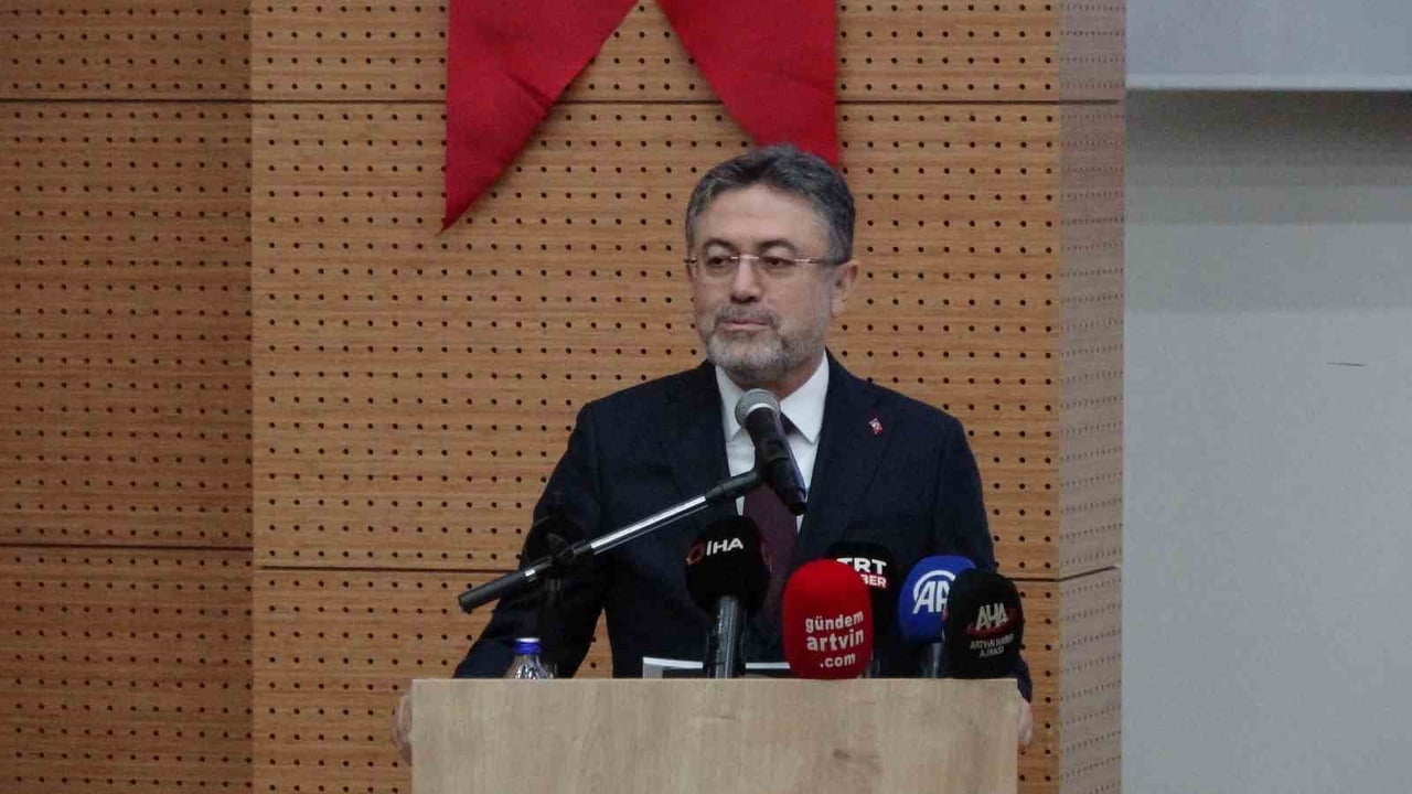 TARIM VE ORMAN BAKANI İBRAHİM YUMAKLI, ARTVİN’DE YAPTIĞI KONUŞMADA İKLİM DEĞİŞİKLİĞİYLE BİRLİKTE...