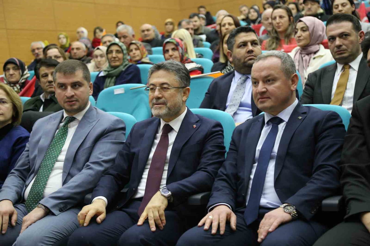 TARIM VE ORMAN BAKANI İBRAHİM YUMAKLI, ARTVİN’DE YAPTIĞI KONUŞMADA İKLİM DEĞİŞİKLİĞİYLE BİRLİKTE...