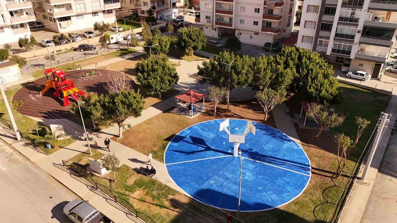 TARSUS BELEDİYESİ, KENT GENELİNDE SÜRDÜRDÜĞÜ PARK YENİLEME ÇALIŞMALARIYLA MAHALLELERİN ORTAK YAŞAM...
