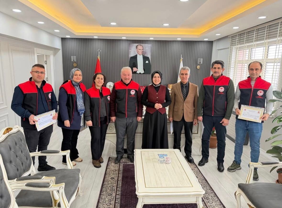 TAŞLIÇAY İLÇESİNDE SAHİPLİ KÖPEKLERİN DİJİTAL KİMLİKLENDİRİLMESİNE YÖNELİK YÜRÜTÜLEN ÇALIŞMALAR...