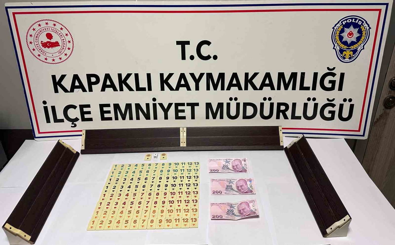 TEKİRDAĞ'IN KAPAKLI İLÇESİNDE POLİS EKİPLERİNCE YAPILAN KUMAR OPERASYONUNDA 4 ŞAHSA 46 BİN LİRA...