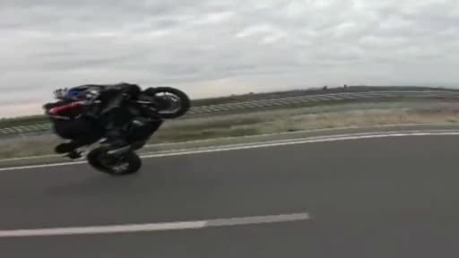 Ters yönde akrobatik hareketler pahalıya patladı: 30 bin TL ceza yediler