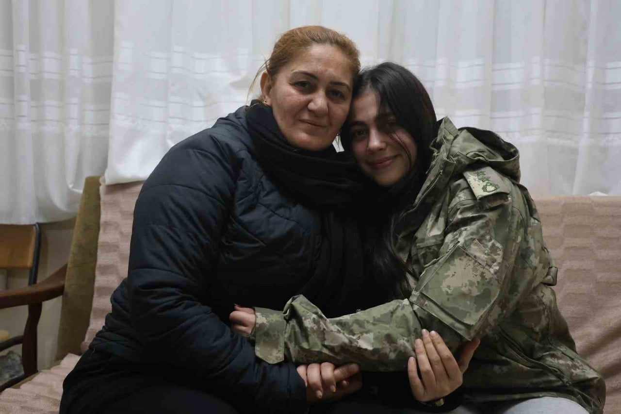 TEYZESİ ÇİLEM ARTAN İLE BELİZ AYDIN