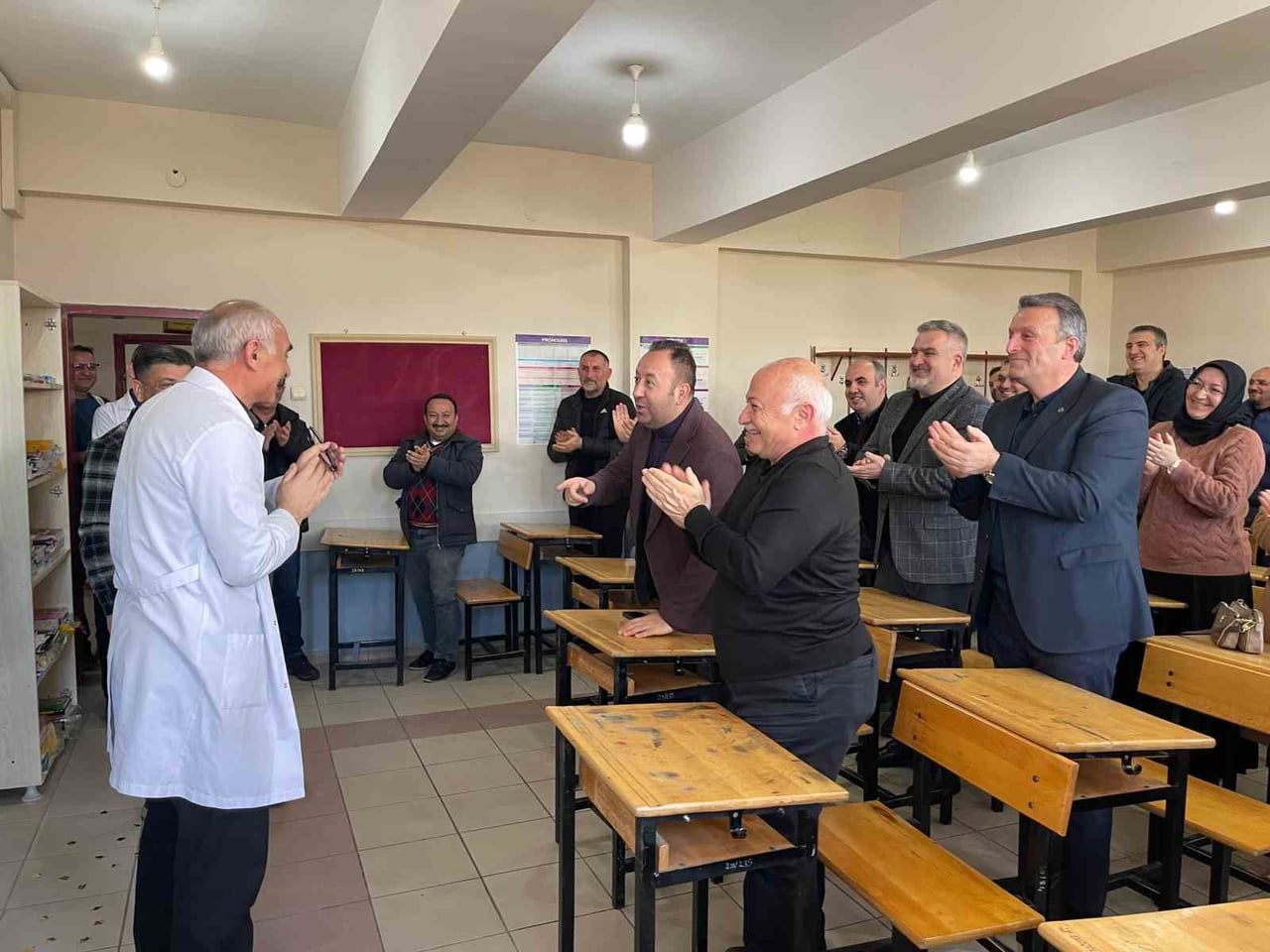 TOKAT’TA 42 YIL BOYUNCA BİNLERCE ÖĞRENCİ YETİŞTİREN FELSEFE ÖĞRETMENİ, NİKSAR İLÇESİNDEKİ SON...