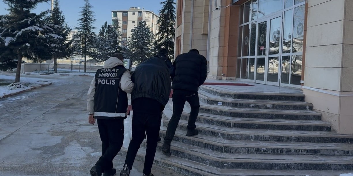 TOKAT’TA NARKOTİK EKİPLERİNİN DÜZENLEDİĞİ OPERASYONDA, KENTTE BUGÜNE KADAR ELE GEÇİRİLEN EN YÜKSEK...