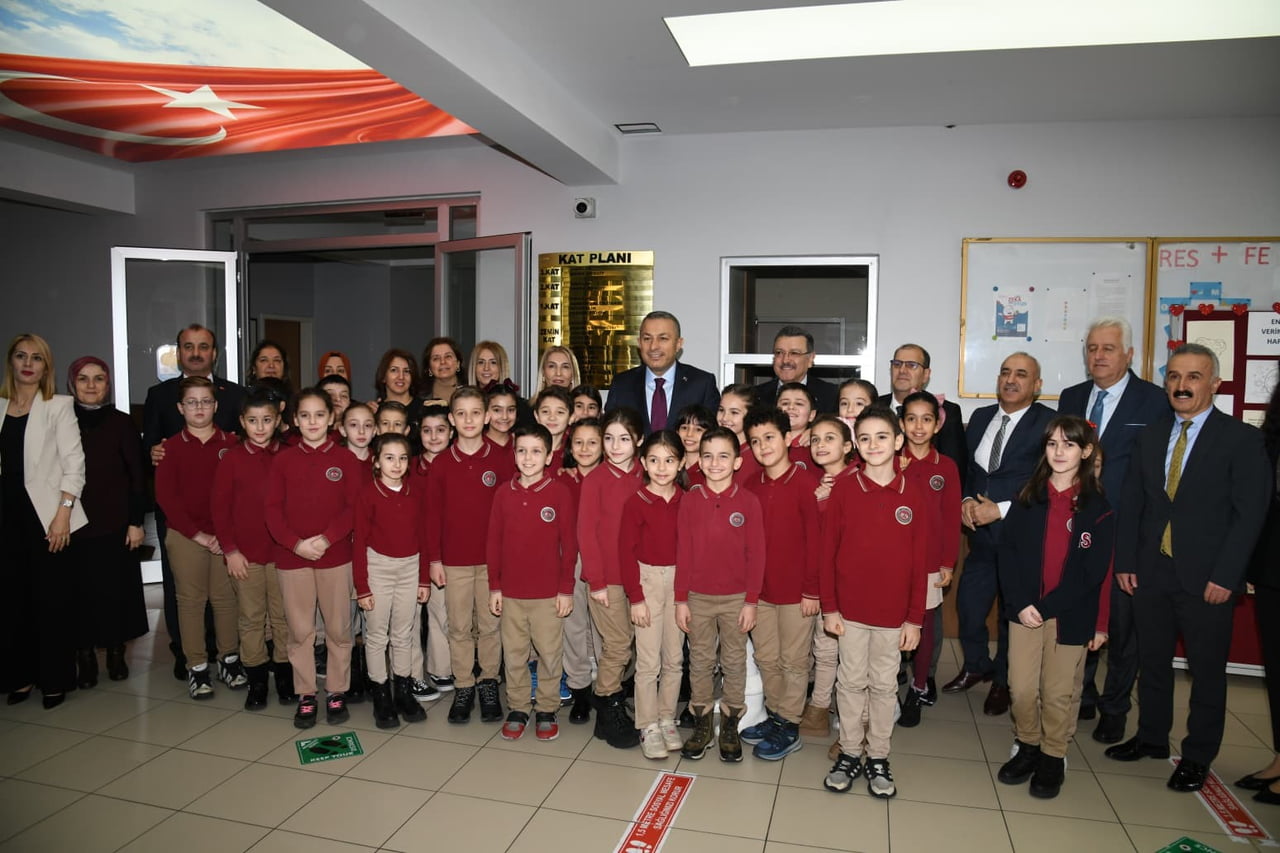 TRABZON BÜYÜKŞEHİR BELEDİYE BAŞKANI AHMET METİN GENÇ, 2025-2026 EĞİTİM-ÖĞRETİM DÖNEMİ YARIYIL...