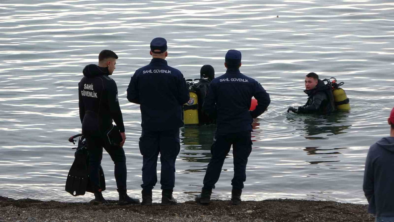 TRABZON’DA BİR SÜRE ÖNCE EVİNDEN AYRILDIKTAN SONRA KENDİSİNDEN HABER ALINAMAYAN 25 YAŞINDAKİ ENES...