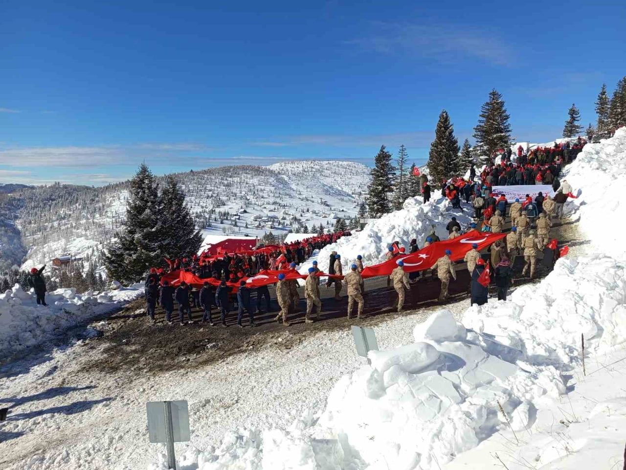 TRABZON’UN ŞALPAZARI İLÇESİ SİS DAĞI YAYLASI’NDA SARIKAMIŞ ŞEHİTLERİ İÇİN ANMA PROGRAMI...