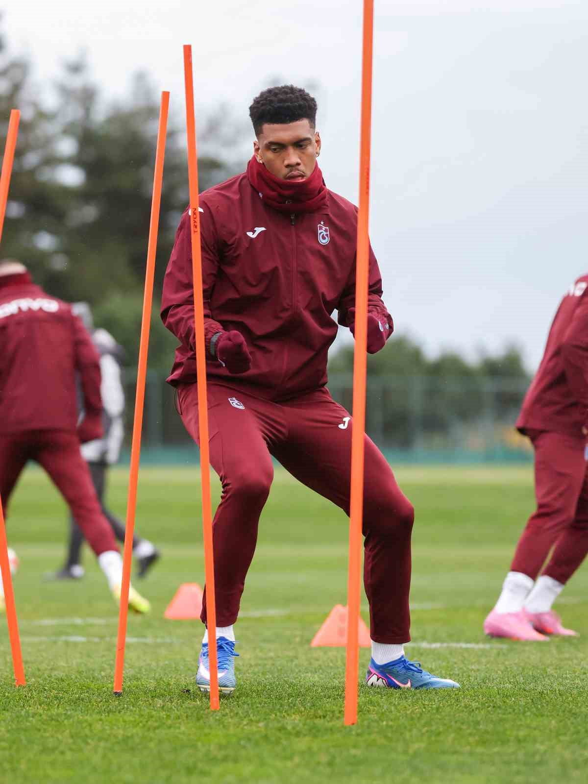 TRABZONSPOR, DEPLASMANDA OYNAYACAĞI KOCAELİSPOR MAÇI HAZIRLIKLARINI SÜRDÜRDÜ. FİLDİŞİ SAHİLİ MİLLİ...