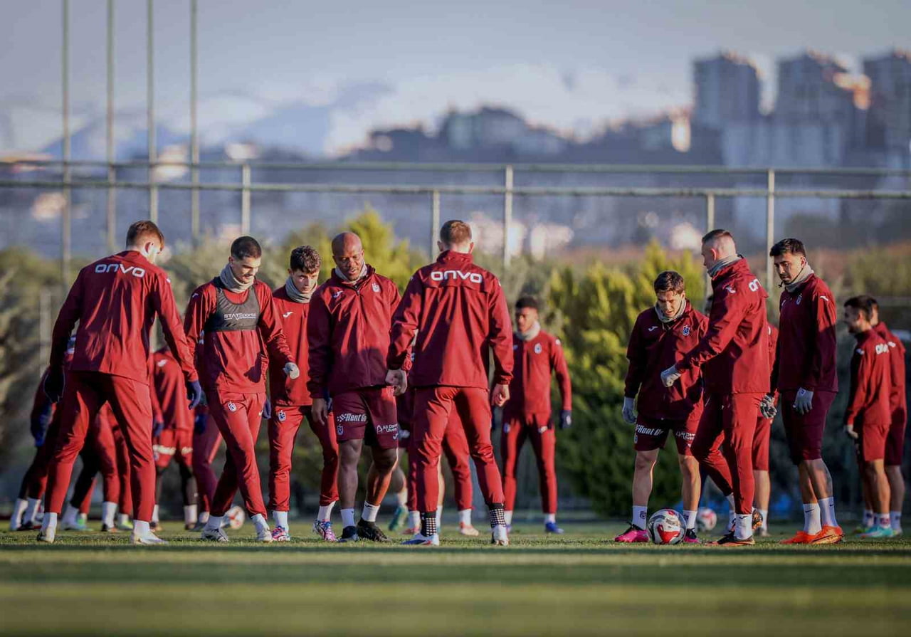TRABZONSPOR, TÜRK FUTBOLUNUN ÜÇ BÜYÜKLERİ GALATASARAY, FENERBAHÇE VE BEŞİKTAŞ’A KARŞI YAŞADIĞI...