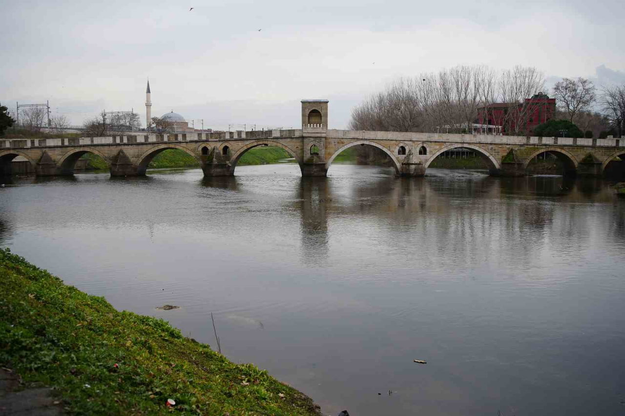 TRAKYA’DA YAĞIŞLARIN YÜZDE 50’YE VARAN ORANDA AZALMASIYLA TUNCA VE MERİÇ NEHİRLERİ İLE BARAJLARDA...