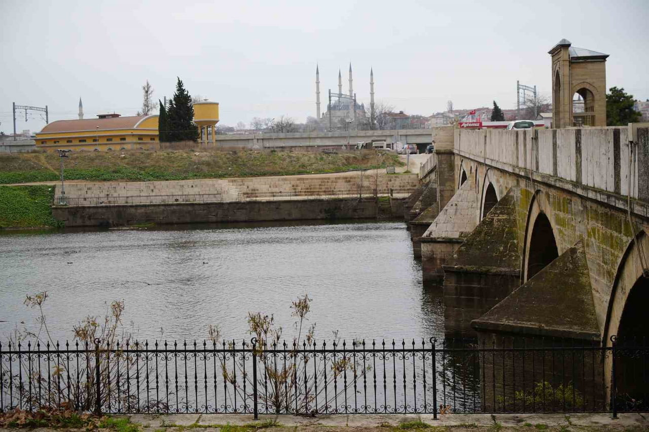 TRAKYA’DA YAĞIŞLARIN YÜZDE 50’YE VARAN ORANDA AZALMASIYLA TUNCA VE MERİÇ NEHİRLERİ İLE BARAJLARDA...