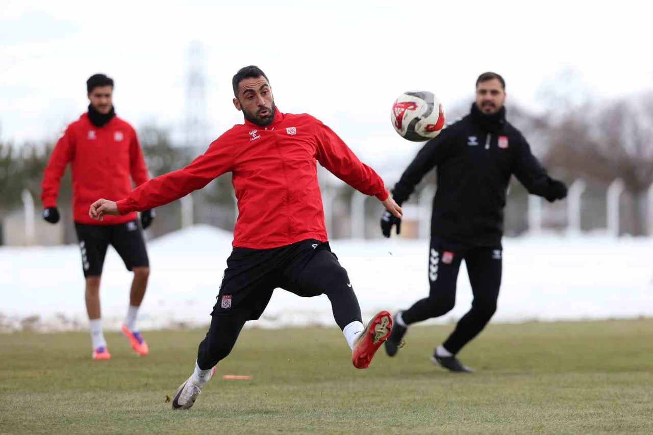 TRENDYOL 1. LİG’İN 20. HAFTASINDA SAHASINDA ERZURUMSPOR’U KONUK EDECEK OLAN ÖZBELSAN SİVASSPOR...