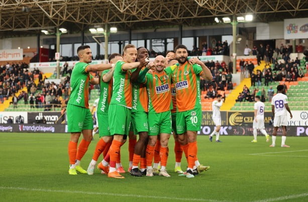 TRENDYOL SÜPER LİG'İN 20. HAFTASINDA CORENDON ALANYASPOR, SAHASINDA EYÜPSPOR İLE KARŞILAŞIYOR....