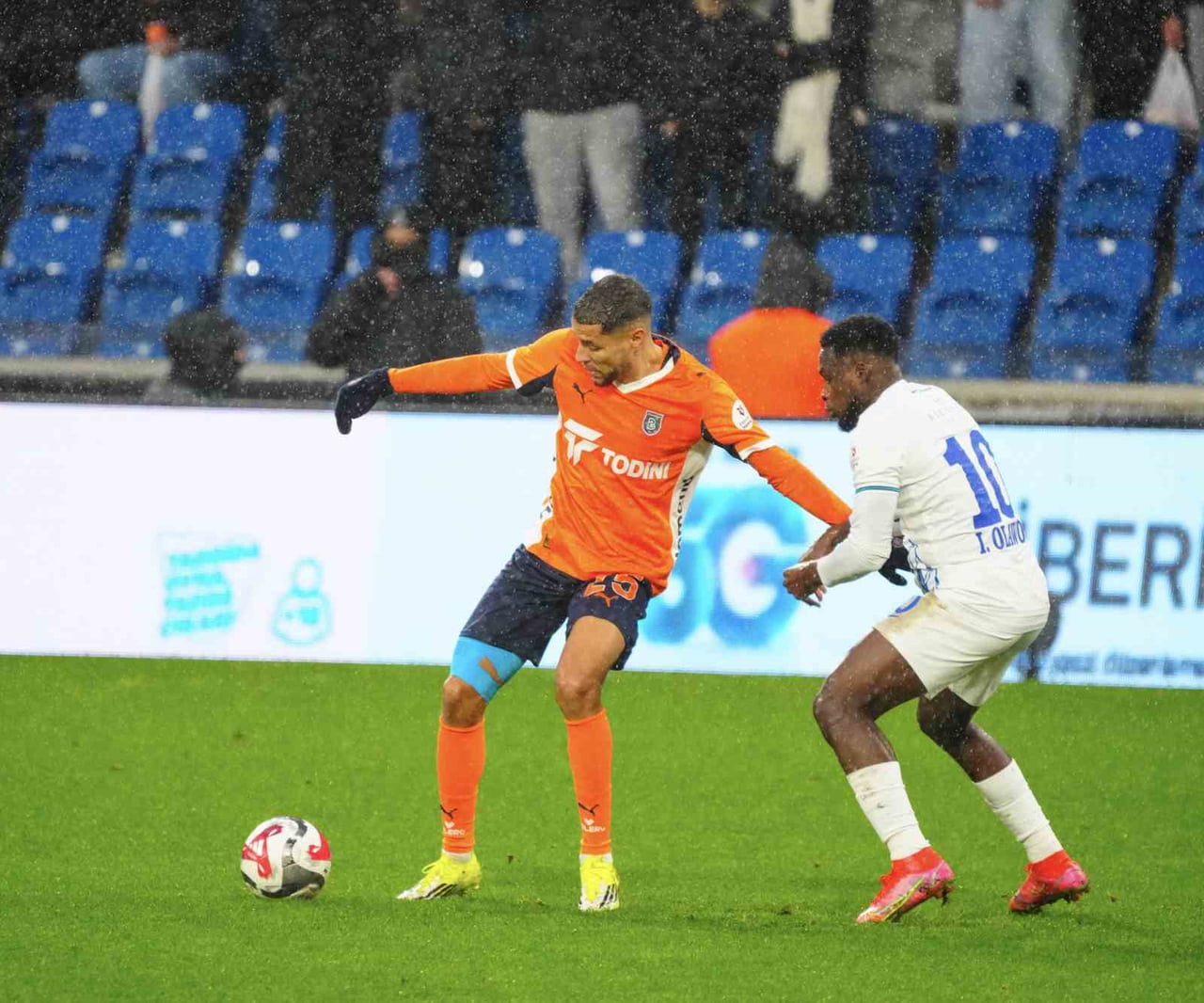 TRENDYOL SÜPER LİG'İN 20. HAFTASINDA RAMS BAŞAKŞEHİR, KONUK ETTİĞİ ÇAYKUR RİZESPOR İLE 2-2...