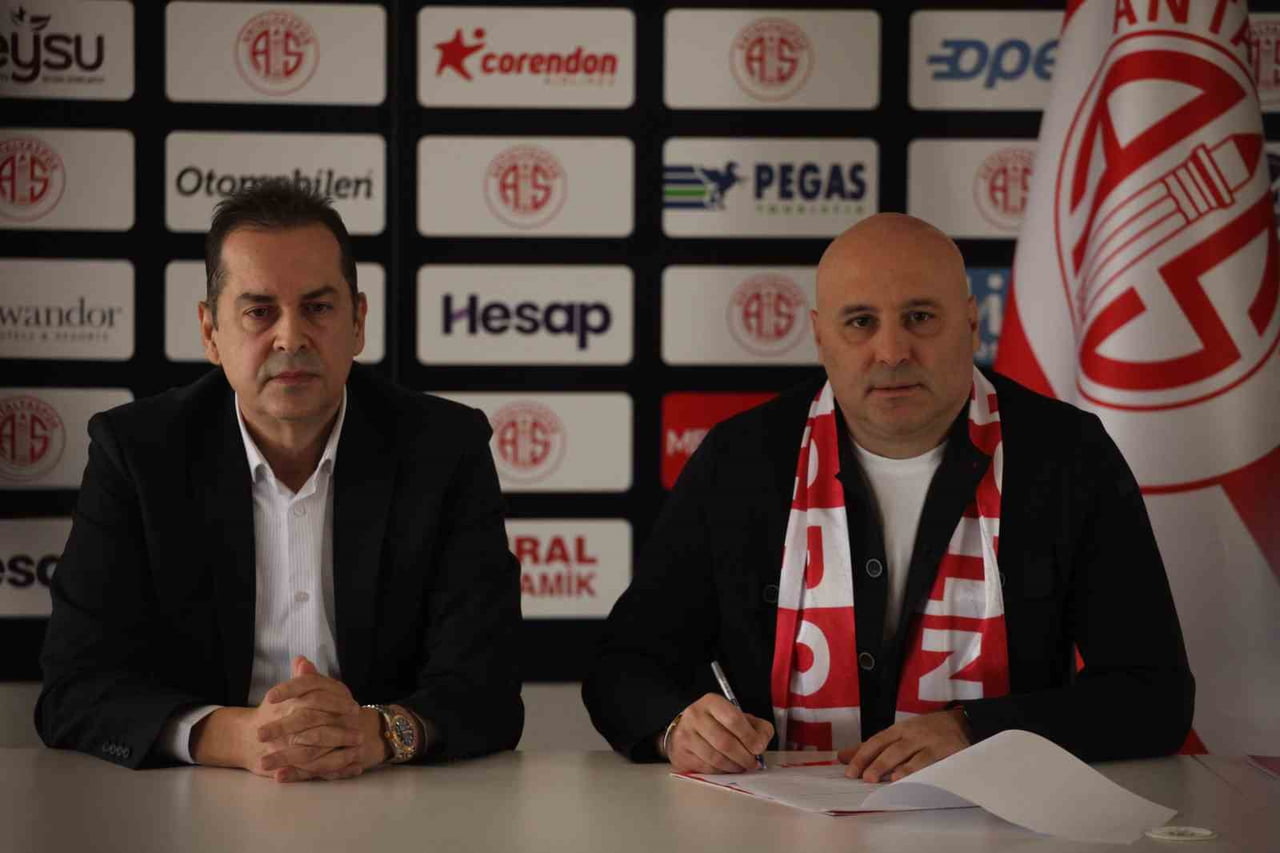 TRENDYOL SÜPER LİG EKİPLERİNDEN ANTALYASPOR, EROL BULUT’TAN BOŞALAN TEKNİK DİREKTÖRLÜK GÖREVİNE...