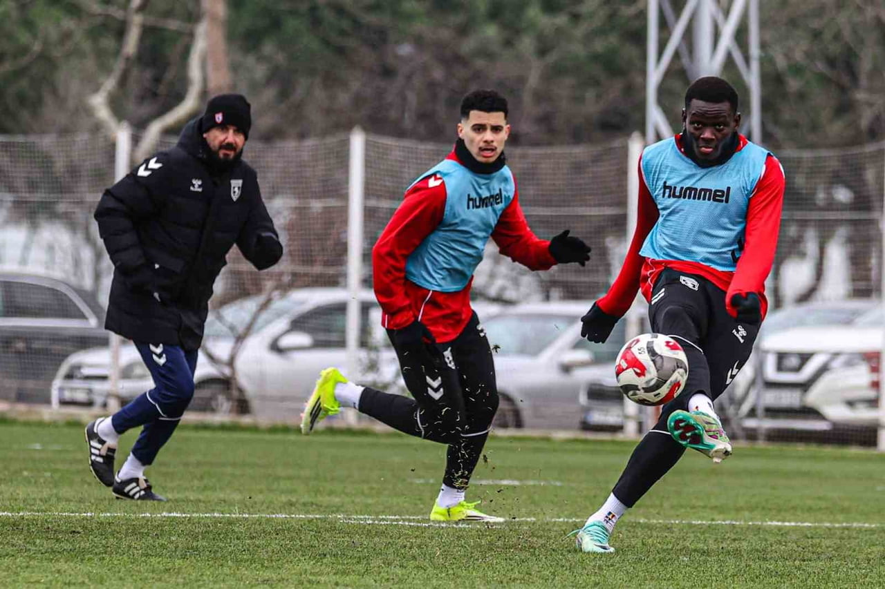 TRENDYOL SÜPER LİG EKİPLERİNDEN SAMSUNSPOR, LİGİN 19. HAFTA MAÇINDA KONUK EDECEĞİ KOCAELİSPOR’U...