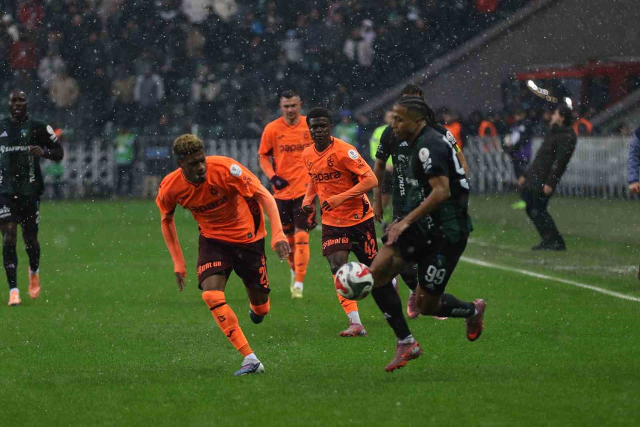 TRENDYOL SÜPER LİG’İN 18. HAFTASINDA KOCAELİSPOR, TRABZONSPOR’U KONUK EDİYOR. KARŞILAŞMANIN İLK...