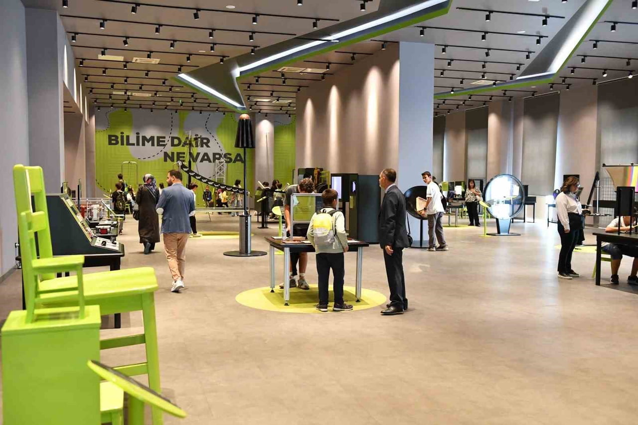 TÜBİTAK İŞ BİRLİĞİYLE GERÇEKLEŞTİRİLEN ‘KIŞ AKADEMİSİ' GENÇLERDEN BÜYÜK İLGİ...