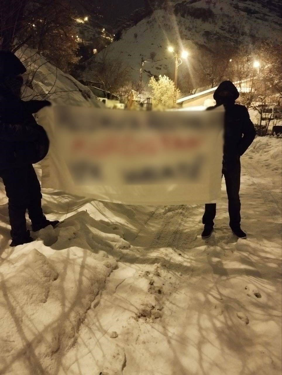 TUNCELİ’DE POLİS EKİPLERİ TARAFINDAN YAPILAN ÇALIŞMADA TERÖR ÖRGÜTÜ PROPAGANDASI YAPAN 4 ŞÜPHELİ...