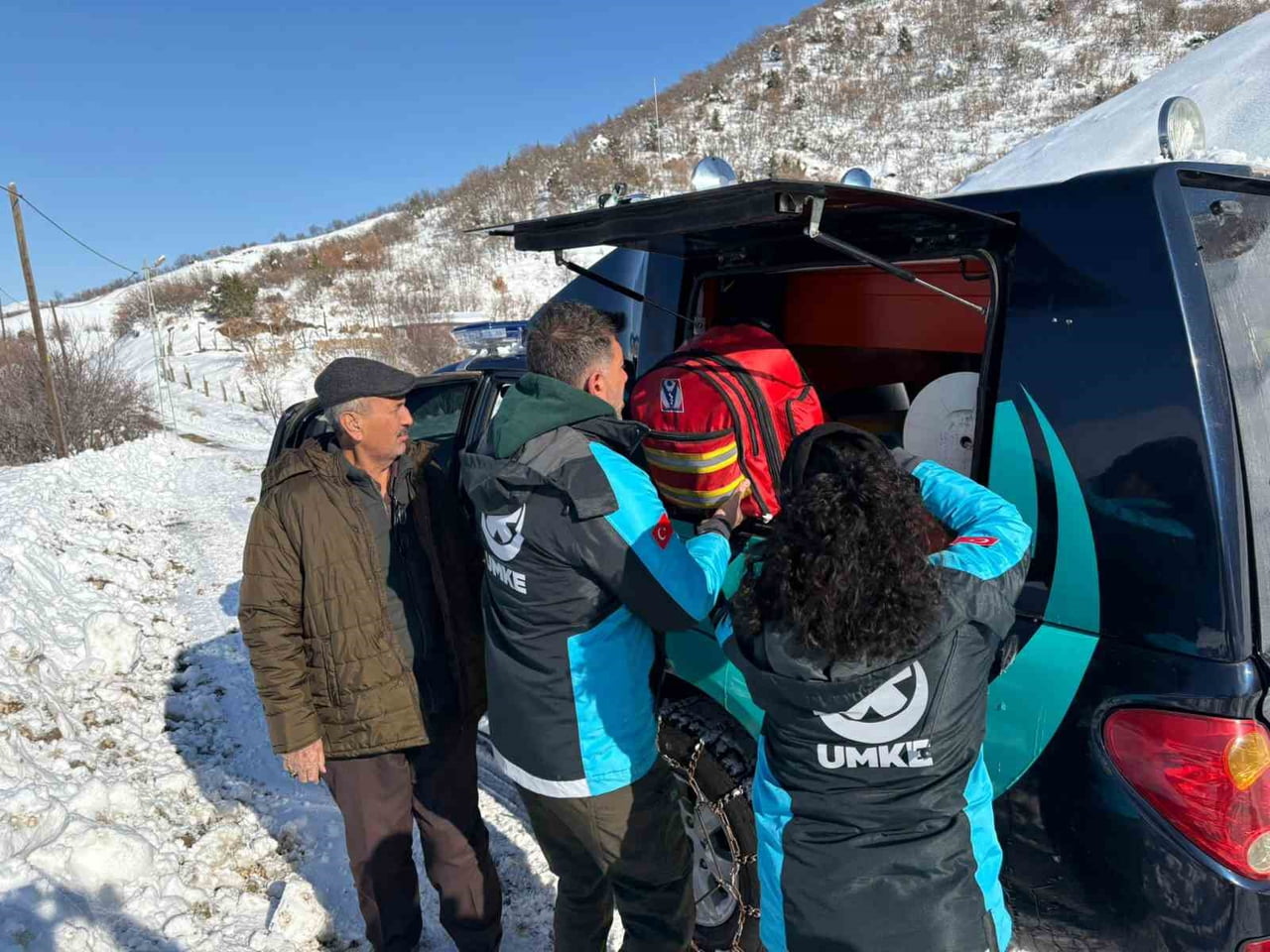 TUNCELİ’NİN BATMA KÖYÜ GEÇİMLİ MEZRASI’NDA YAŞAYAN DİYALİZ HASTASI 60 YAŞINDAKİ Z.G., KÖY YOLUNUN...
