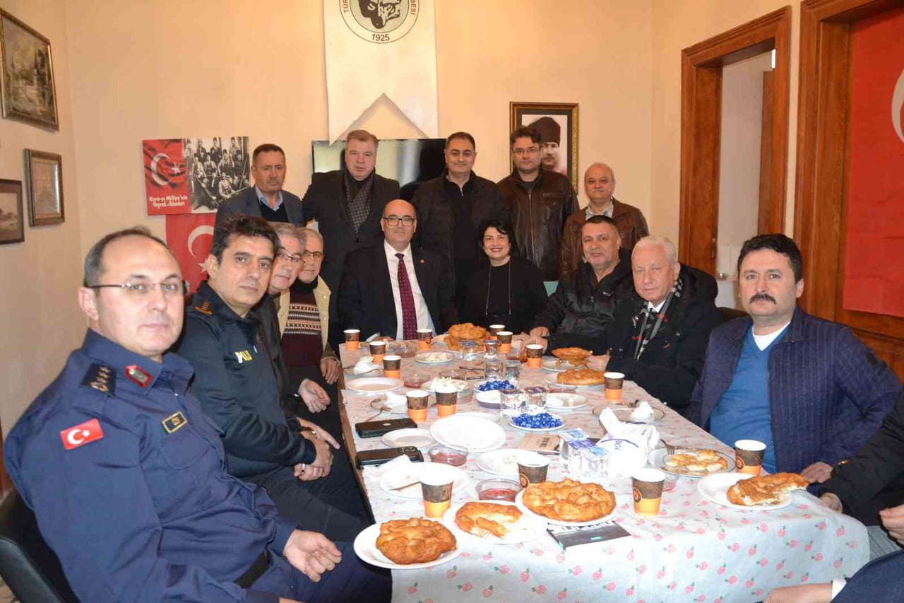 TÜRK OCAKLARINDAN ŞEHİTLERE LOKMA HAYRI VE MEVLİT