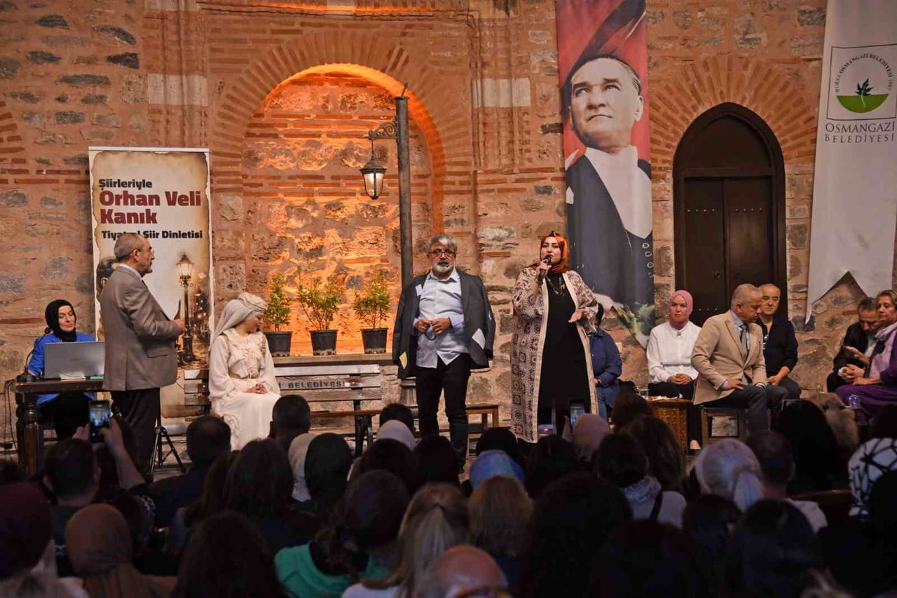 TÜRK ŞİİRİNİN USTA İSMİ ORHAN VELİ KANIK’IN HAYATI, ŞİİRLERİ VE TÜRK EDEBİYATINA KAZANDIRDIĞI...
