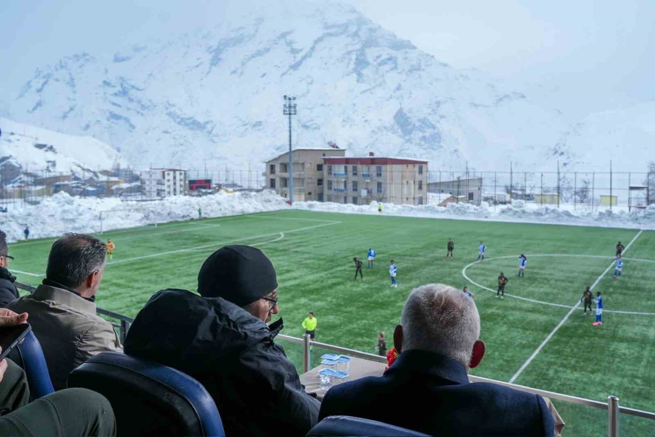 TURKCELL KADIN FUTBOL SÜPER LİGİ'NİN 15. HAFTASINDAHAKKARİGÜCÜ SPOR, EVİNDE GAZİANTEP ALG SPOR'U...