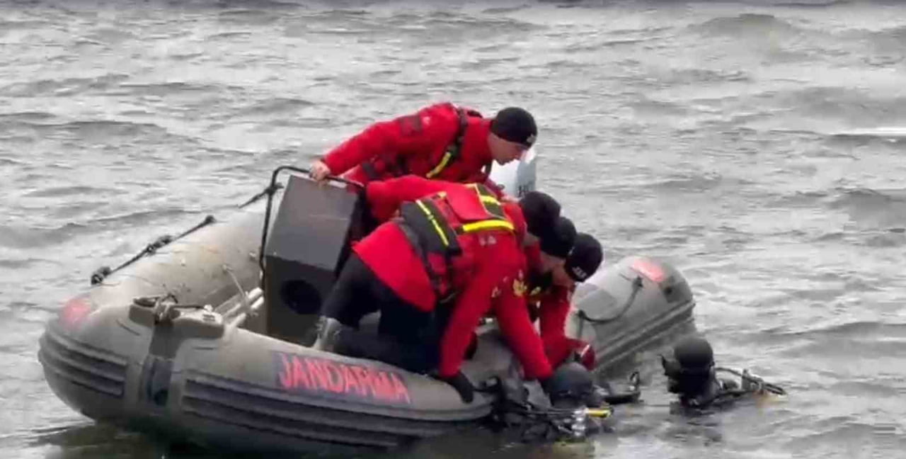 TÜRKİYE'DE SADECE ANKARA'DA BULUNAN 'YANAL TARAMALI SONAR CİHAZI' İLE ERDEK İLÇESİNE GELEN DALGIÇ...