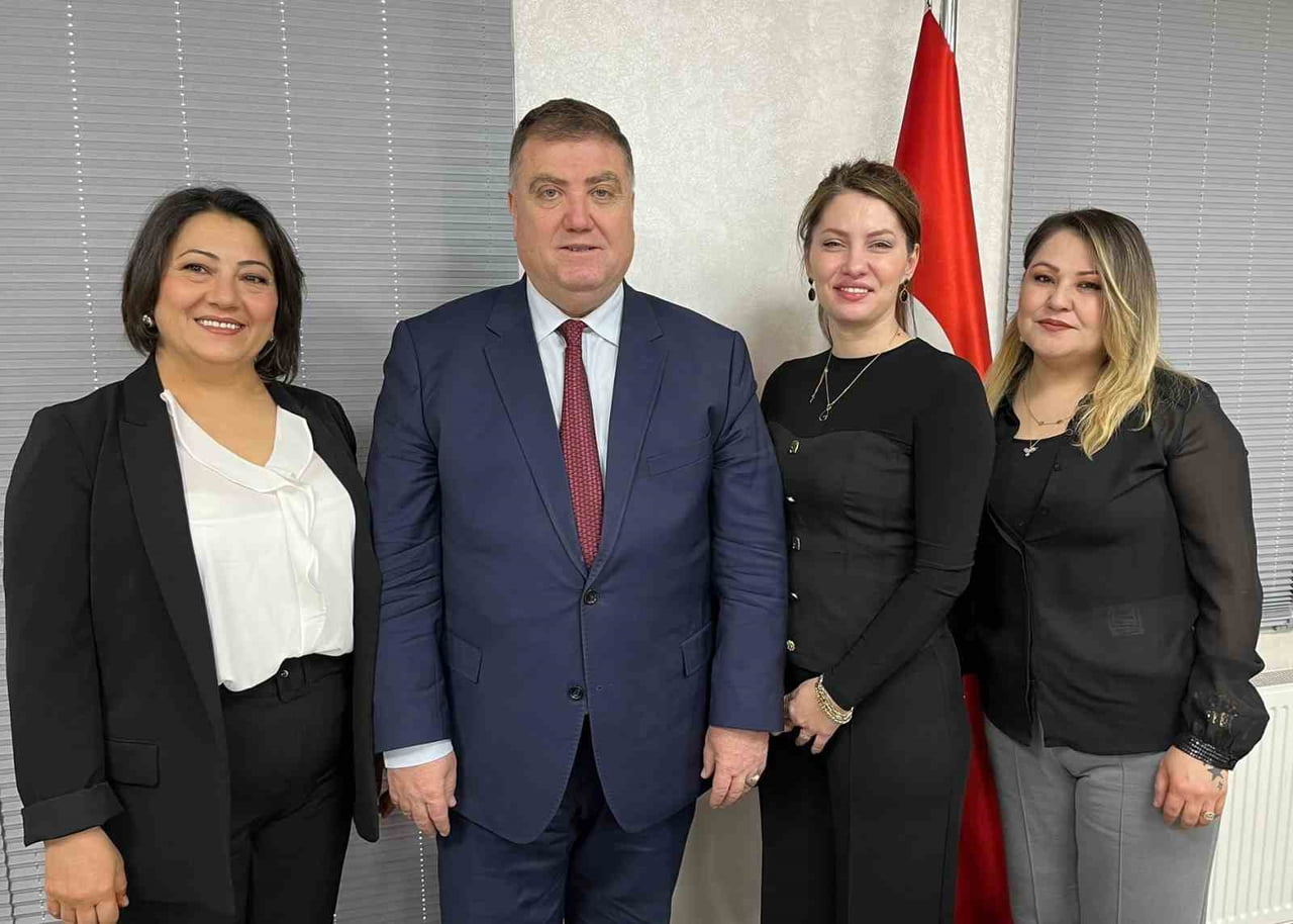 TÜRKİYE’DE BİR İLKE İMZA ATAN İZMİR ŞOFÖRLER VE OTOMOBİLCİLER ESNAF ODASI, 650’Yİ AŞKIN KADIN...