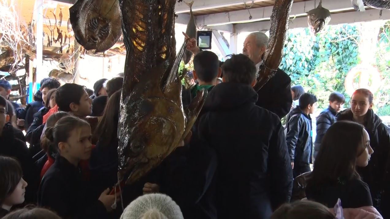 TÜRKİYE GENELİNDE BUGÜN ÖĞRENCİLER 15 GÜNLÜK ARA TATİLE GİRDİ. İSTANBUL BEYLİKDÜZÜ'NDE BULUNAN...