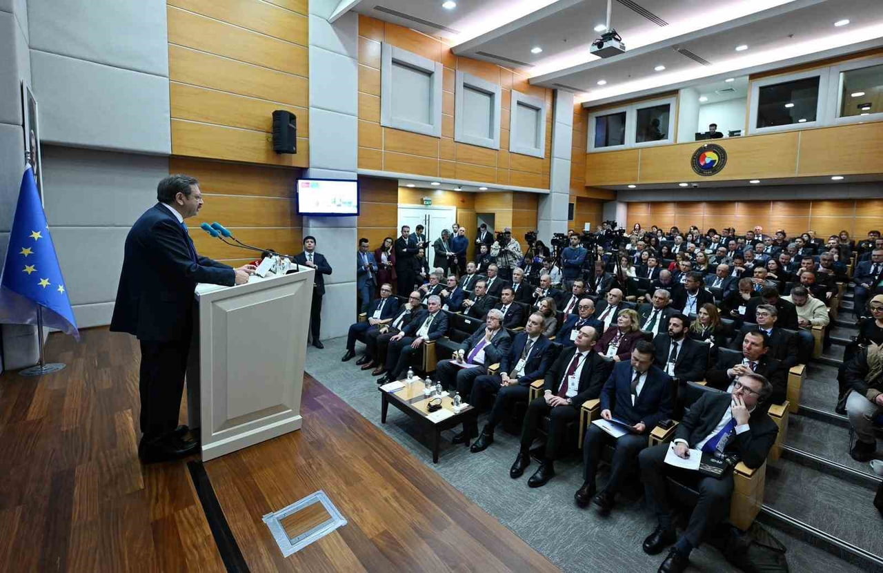 TÜRKİYE ODALAR VE BORSALAR BİRLİĞİ BAŞKANI RİFAT HİSARCIKLIOĞLU