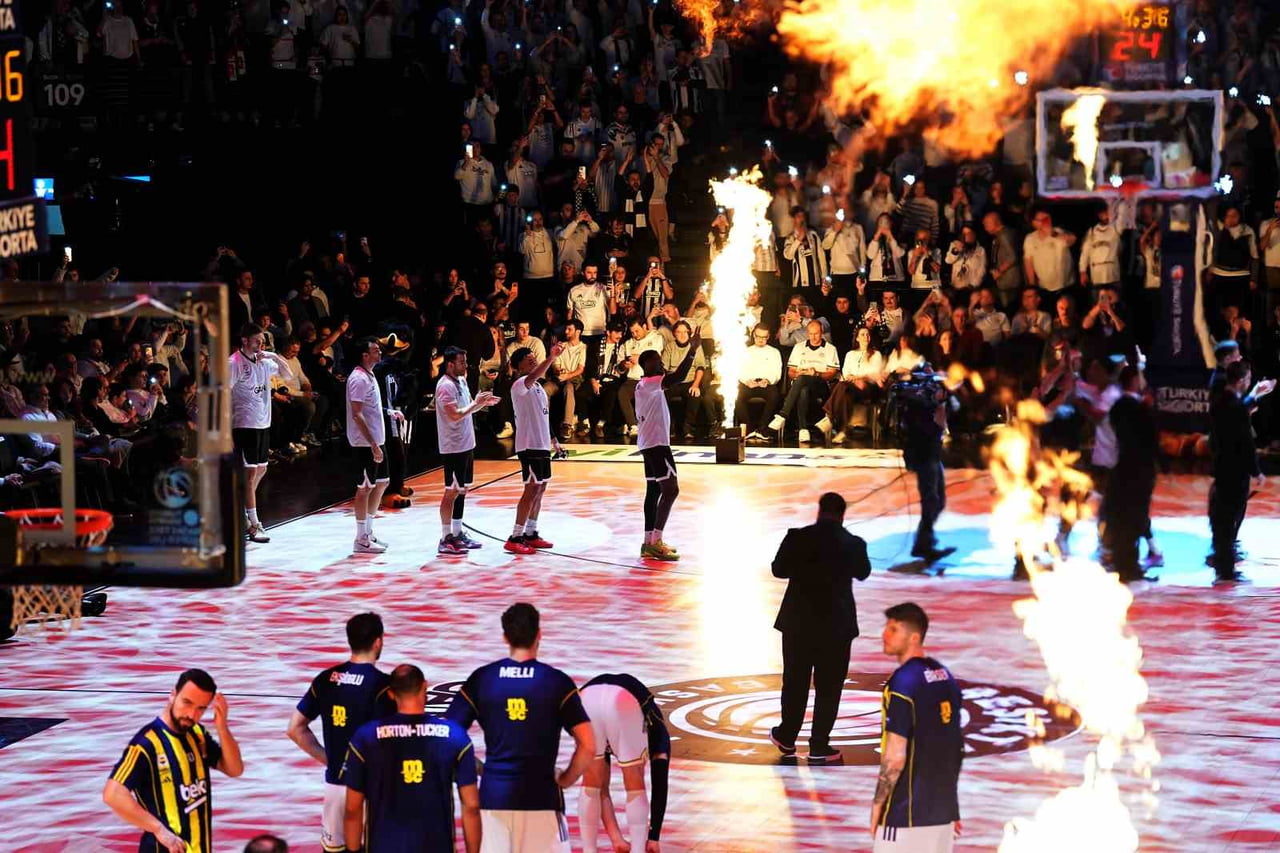 TÜRKİYE SİGORTA BASKETBOL SÜPER LİGİ'NİN 14. HAFTASINDA FENERBAHÇE BEKO, DEPLASMANDA BEŞİKTAŞ’I...