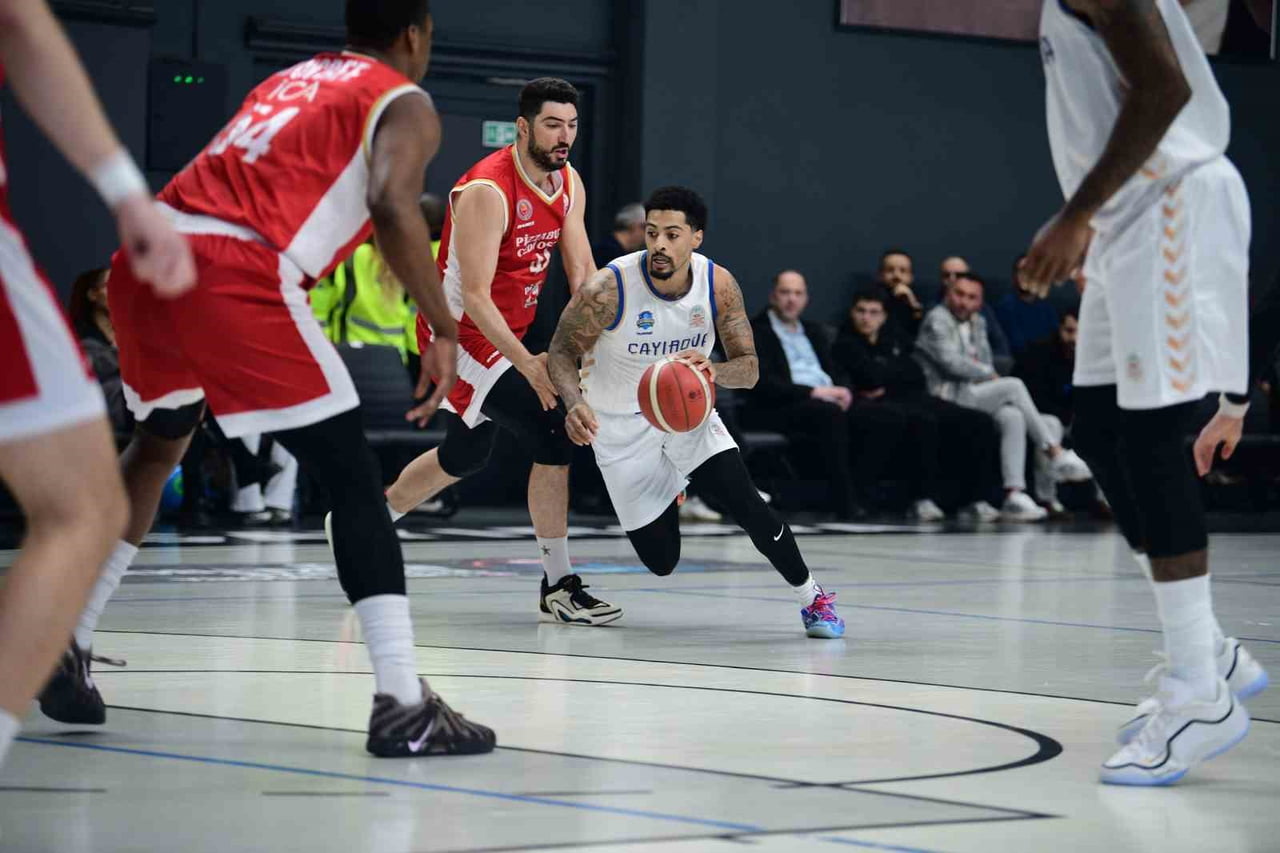 TÜRKİYE SİGORTA TÜRKİYE BASKETBOL LİGİ (TBL) EKİPLERİNDEN ÇAYIROVA BELEDİYESİ, ERKEKLER FEDERASYON...