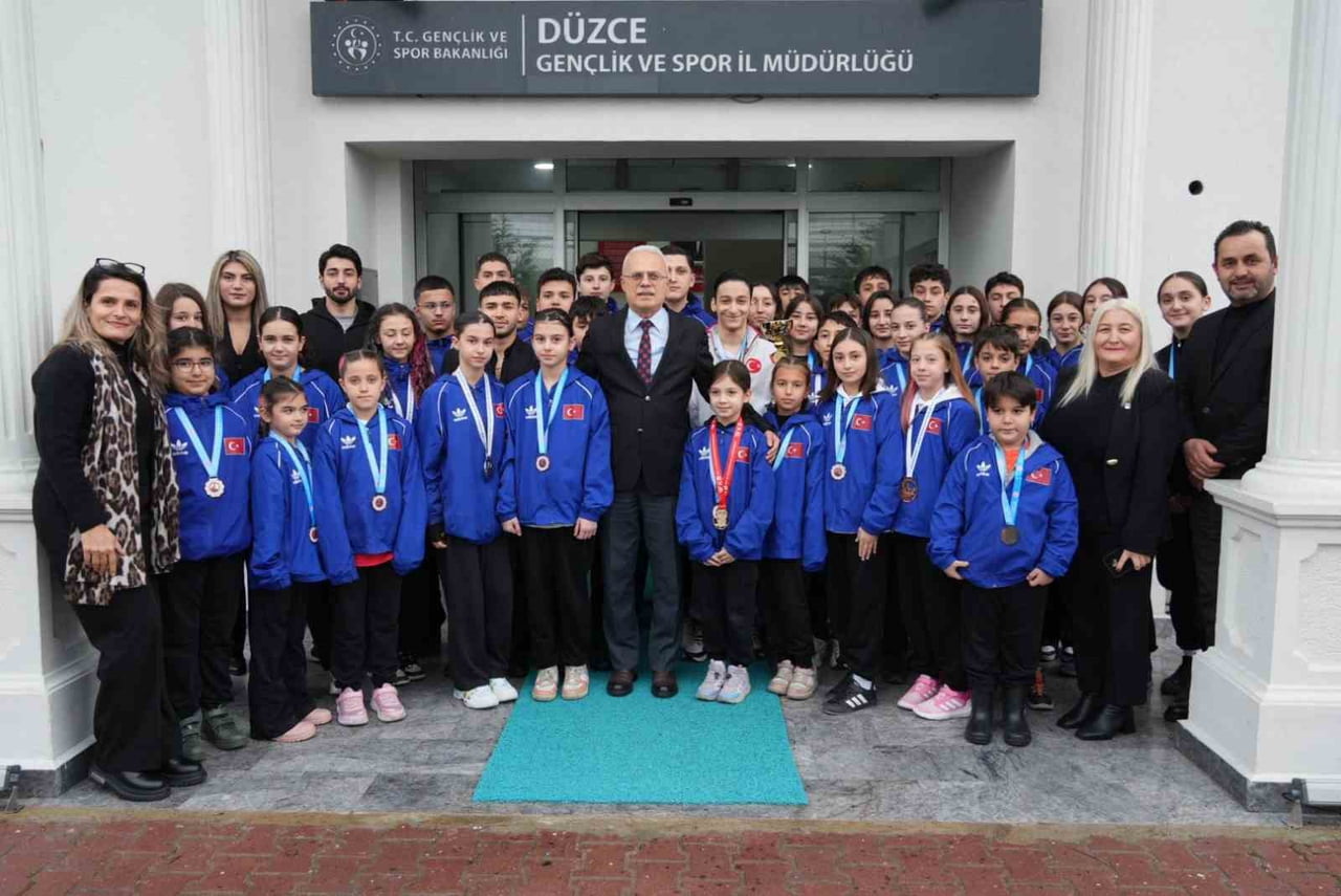 TÜRKİYE VE AVRUPA’DA ELDE ETTİKLERİ ÖNEMLİ DERECELERLE ADINDAN SÖZ ETTİREN WUSHU SPORCULARI VE...