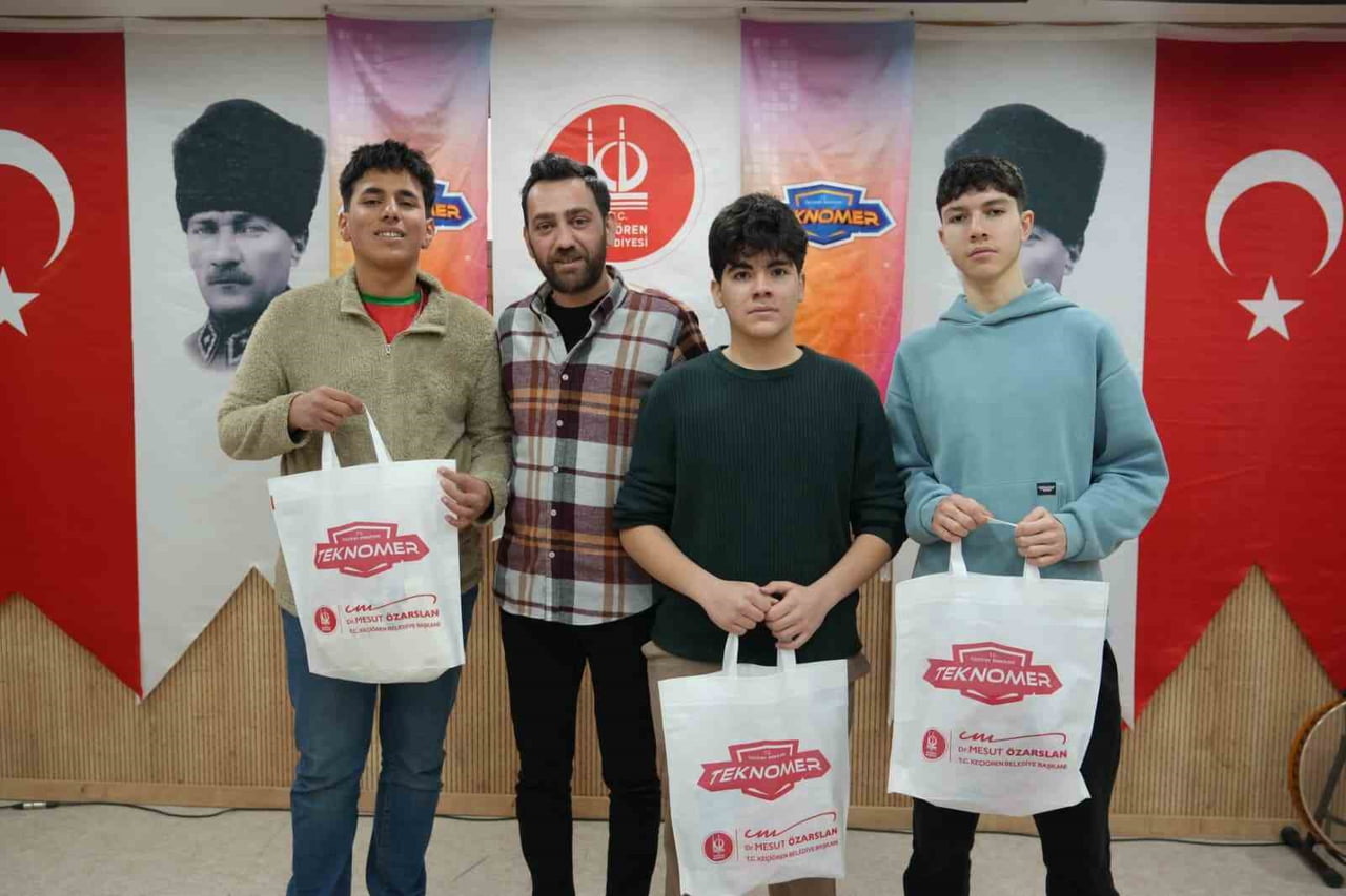 TURNUVA SONUNDA DERECEYE GİREN OYUNCULAR TEBRİK EDİLDİ.