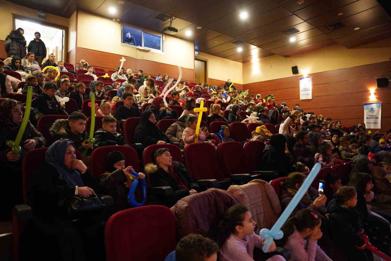 TUZLA BELEDİYESİ'NİN HER YIL DÜZENLEDİĞİ YARIYIL TATİLİ ŞENLİĞİ, BU YIL DA ÇOCUKLARA UNUTULMAZ...