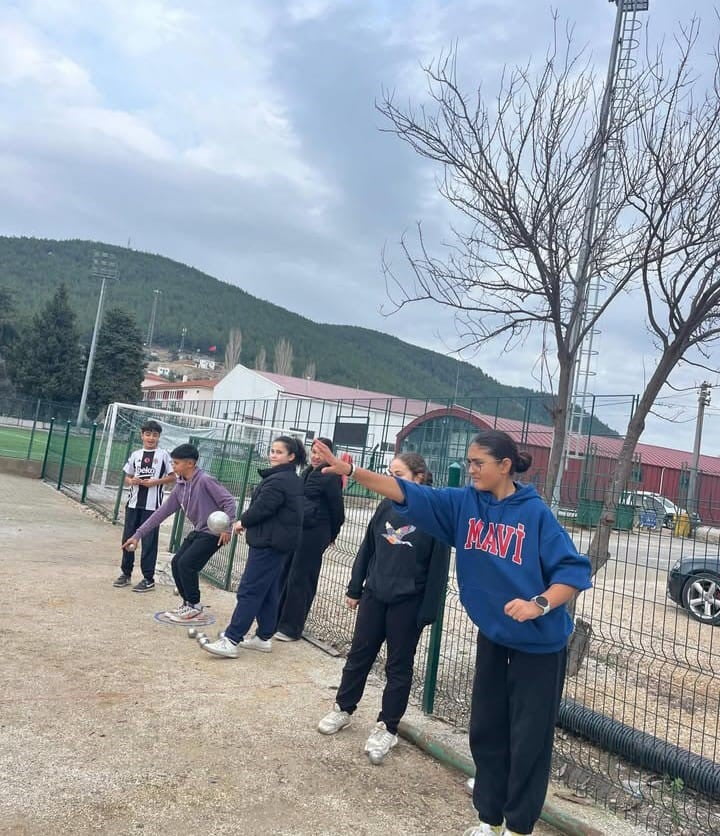 ULA KAYMAKAMLIĞI HİMAYESİNDE YÜRÜTÜLEN SPOR PROJELERİ MEYVELERİNİ VERİRKEN, ULA GENÇLİK VE SPOR...