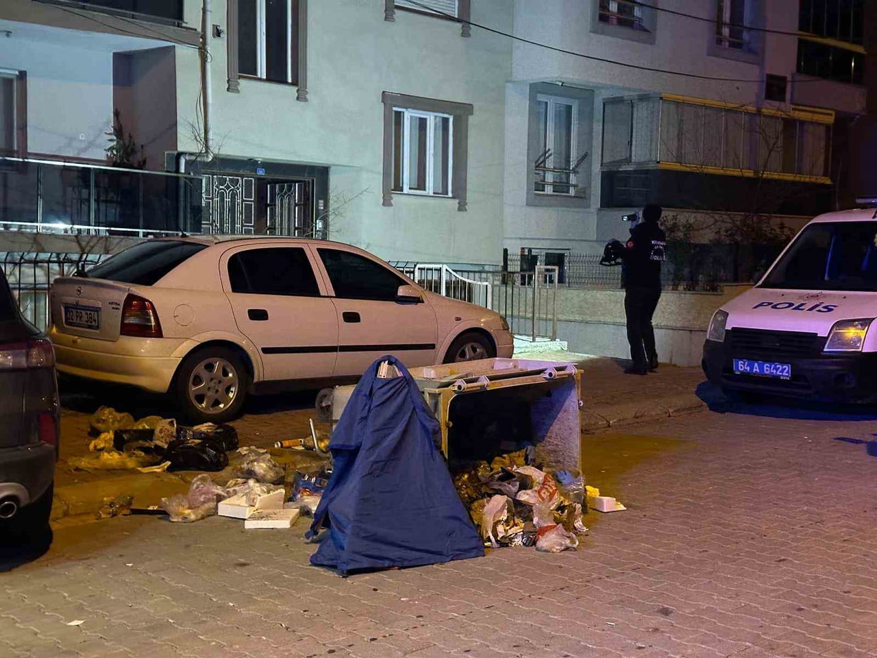 UŞAK’TA ÇÖP KONTEYNERİNDE POŞET İÇERİSİNDE YENİ DOĞMUŞ ERKEK BEBEK CESEDİ BULUNDU.