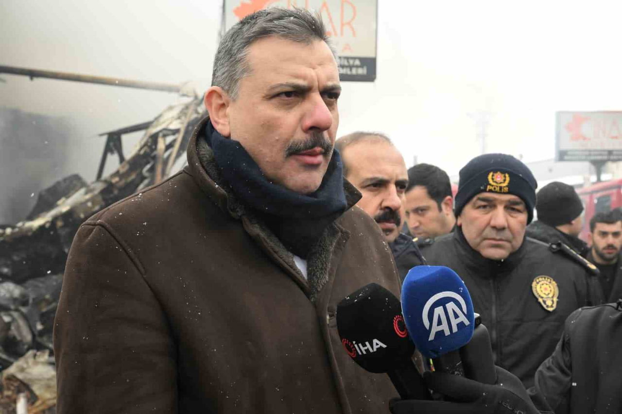 VALİ ÇİFTÇİ, "YAKUTİYE İLÇESİ MOBİLYACILAR SİTESİ'NDE SAAT 12:30'DA ÇIKAN YANGIN ŞU AN İTİBARİYLE...