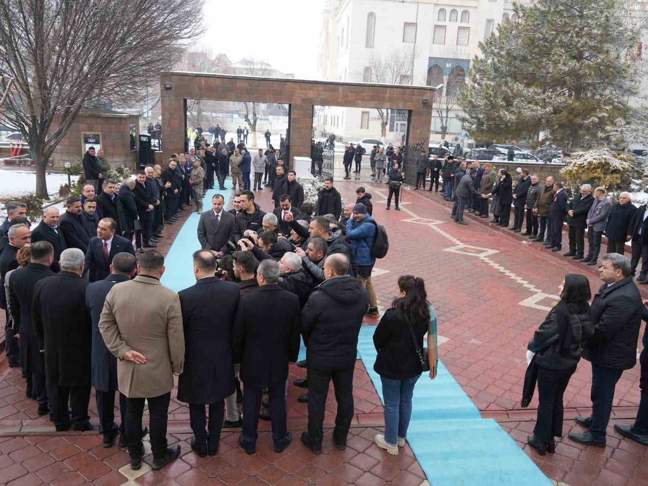 VALİ TAŞOLAR, GÖREVİNE BAŞLADI