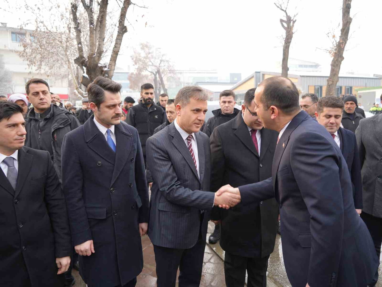 VALİ TAŞOLAR, GÖREVİNE BAŞLADI