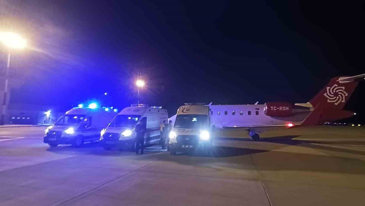 VAN’DA 59 GÜNLÜK BEBEK, İLERİ DÜZEY TEDAVİ İÇİN İSTANBUL CEMİL TAŞÇIOĞLU ŞEHİR HASTANESİ’NE UÇAK...