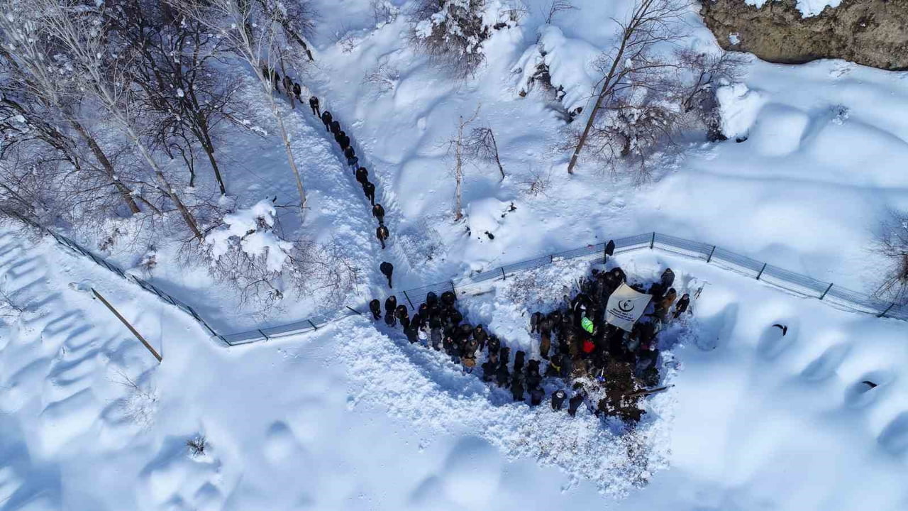 VAN’IN ÇATAK İLÇESİNDE MEYDANA GELEN ÇIĞ FELAKETİNDE KAR KÜTLESİNİN ALTINDA KALARAK HAYATINI...